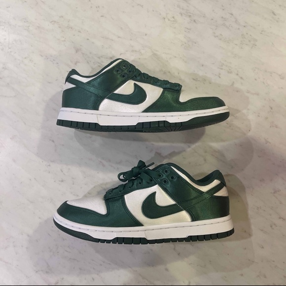Green Satin Dunks - women’s size 7 and 7.5 - Picture 3 of 3
